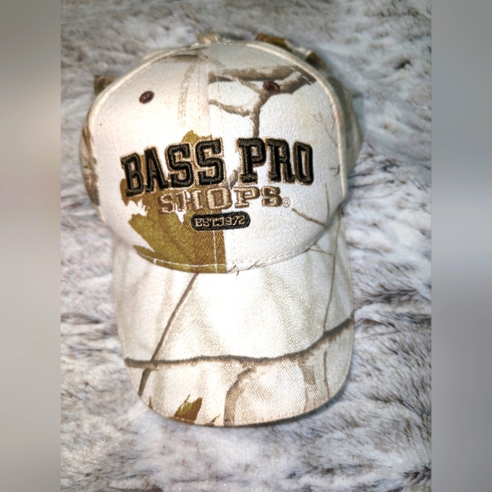 🤍Bass Pro White Camo Hat🤍